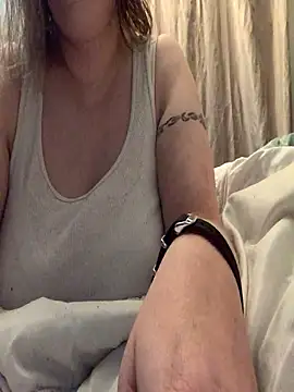 Snapshot of lindamarie_ chatting on 09.28.25 lindamarie  online show from 09.28.25