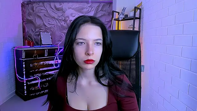 JulsMumi online show from 10.15.25