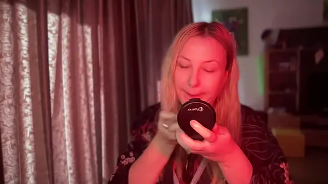 BikiHellena online show from 11.09.25