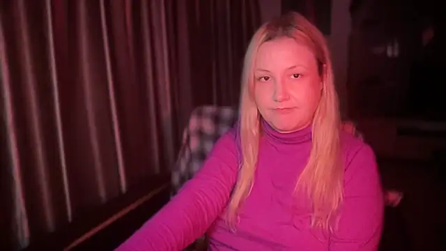 BikiHellena online show from 11.26.25