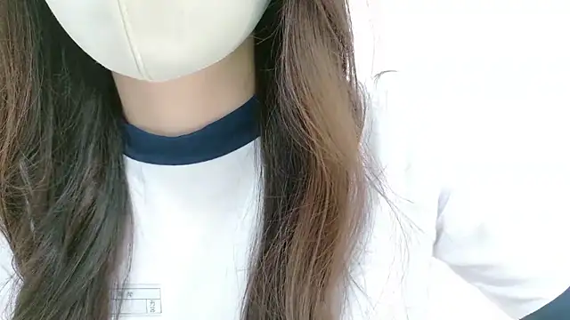  Mia land  online show from 10.27.25