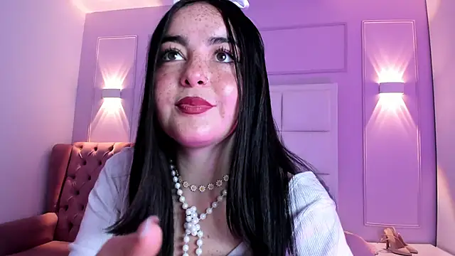 Snapshot of Ashleypetit chatting on 06.22.26 Ashleypetit online show from 06.22.26