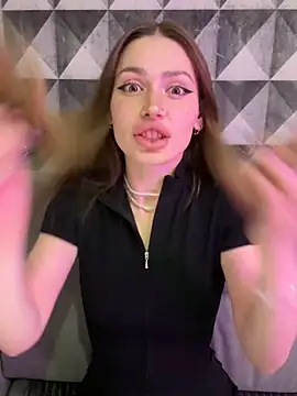 Elizabeth Tay online show from 02.28.26