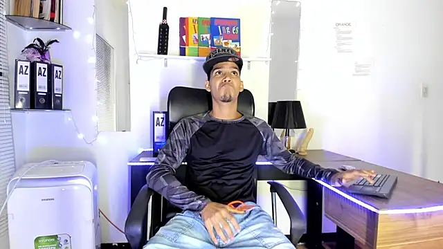 xxKamadevaxx online show from 11.21.25