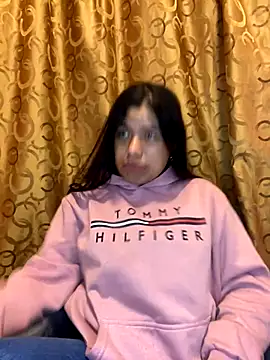 April Becker online show from 10.03.25