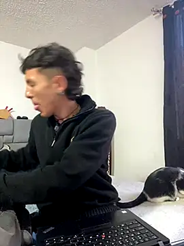 NaytonFreeman online show from 10.03.25