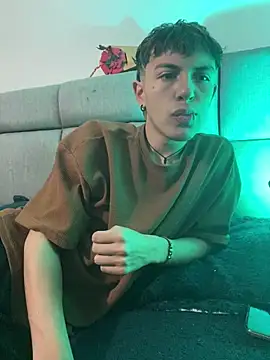 NaytonFreeman online show from 02.09.26