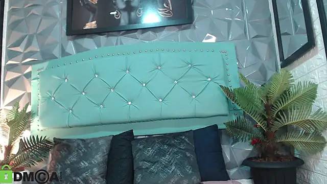 sheyla  ebony online show from 10.29.25