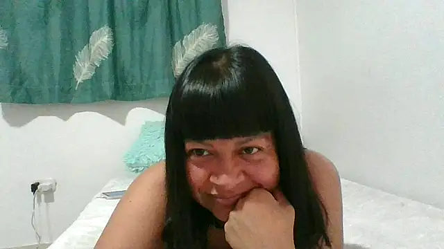 Snapshot of adri89-g chatting on 02.14.26 adri89-g online show from 02.14.26