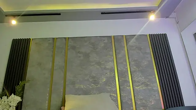 AishaValcazar online show from 03.06.26