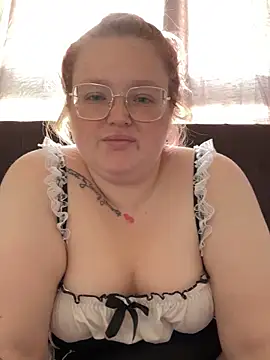 Snapshot of AmberBliss-X chatting on 10.21.25 AmberBliss-X online show from 10.21.25