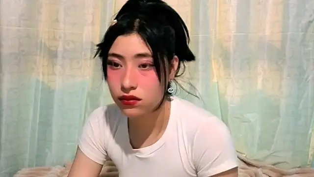 Sullyoonn online show from 11.12.25