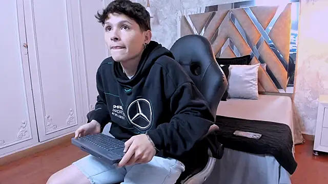 kraven lust online show from 10.18.25