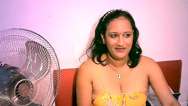 Indiansexyboobs18 online show from 02.13.26