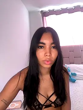 karolaalcendra online show from 10.18.25