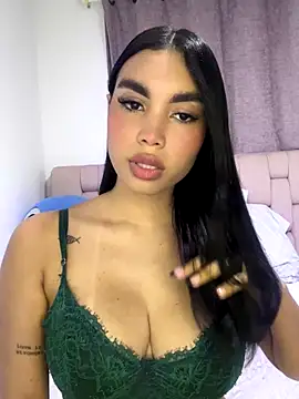 karolaalcendra online show from 11.13.25