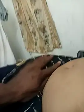 Snapshot of meenahotdarling chatting on 09.14.25 meenahotdarling online show from 09.14.25