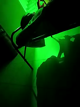 Snapshot of meenahotdarling chatting on 09.15.25 meenahotdarling online show from 09.15.25