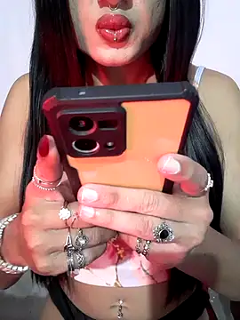 Cutie-Whiskey1 online show from 11.13.25