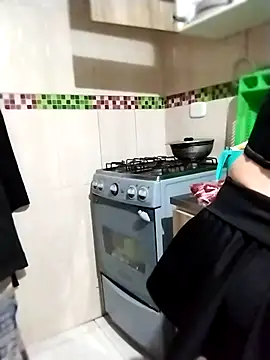 LaraCaliente online show from 01.10.26