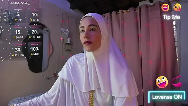 ShanaJamil online show from 11.04.25