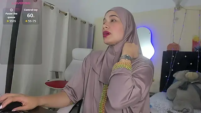 Snapshot of ShanaJamil chatting on 03.14.26 ShanaJamil online show from 03.14.26