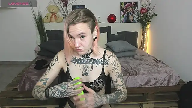 MonikaLowww online show from 09.22.25