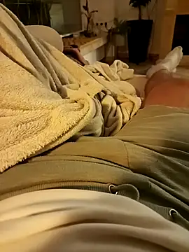 Snapshot of fullystroked chatting on 11.04.25 fullystroked online show from 11.04.25