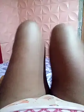 Snapshot of Rosabela04 chatting on 10.14.25 Rosabela04 online show from 10.14.25