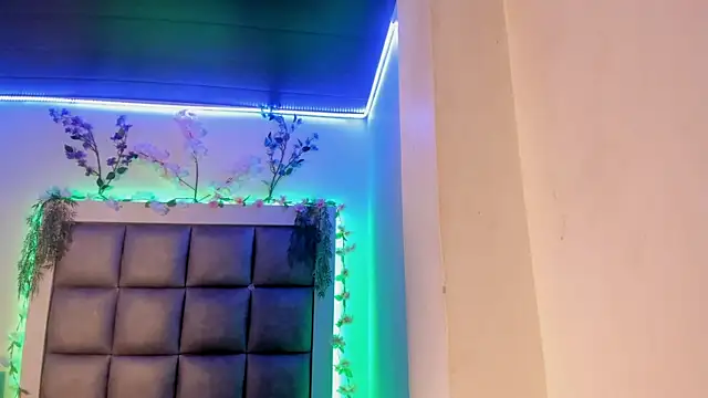 abbiecollins js online show from 04.13.26