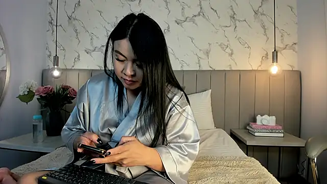 Amber Santana online show from 11.04.25