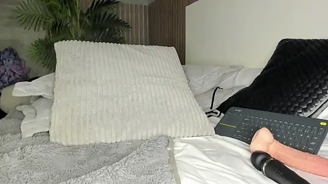 Amber Santana online show from 04.11.26