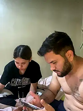 Snapshot of coupleyys chatting on 10.25.25 coupleyys online show from 10.25.25