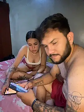 Snapshot of coupleyys chatting on 10.29.25 coupleyys online show from 10.29.25