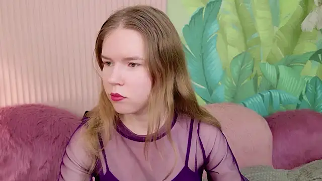 Snapshot of Alida_Brice chatting on 04.01.26 Alida Brice online show from 04.01.26