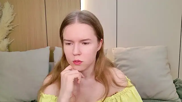 Snapshot of Alida_Brice chatting on 04.02.26 Alida Brice online show from 04.02.26