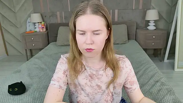 Snapshot of Alida_Brice chatting on 04.11.26 Alida Brice online show from 04.11.26