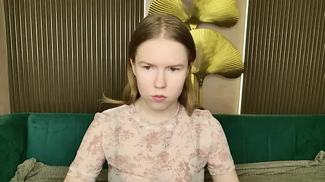 Snapshot of Alida_Brice chatting on 04.18.26 Alida Brice online show from 04.18.26