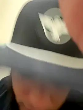 LeoPR00 online show from 10.17.25