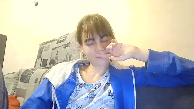 Snapshot of Loriven chatting on 09.30.25 Loriven online show from 09.30.25