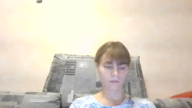 Snapshot of Loriven chatting on 10.05.25 Loriven online show from 10.05.25