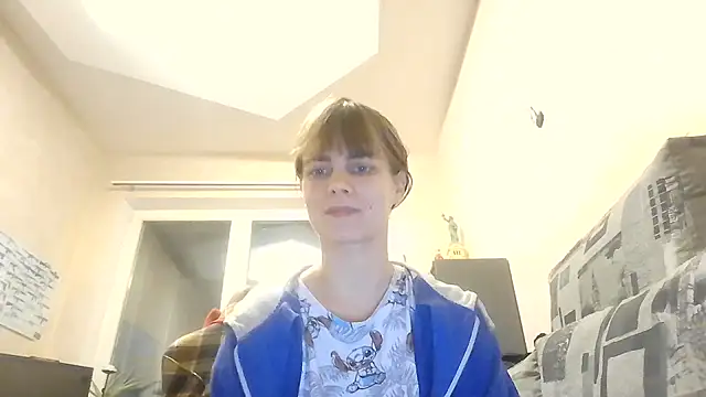 Snapshot of Loriven chatting on 11.06.25 Loriven online show from 11.06.25