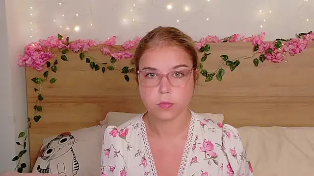 Snapshot of Lilith_Bonheur chatting on 10.16.25 Lilith Bonheur online show from 10.16.25