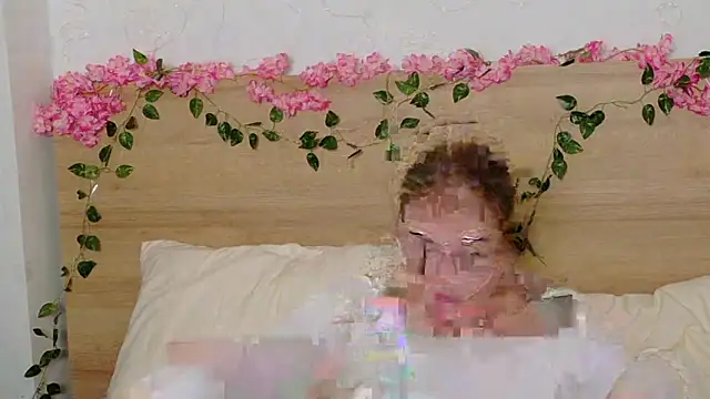 Snapshot of Lilith_Bonheur chatting on 10.18.25 Lilith Bonheur online show from 10.18.25
