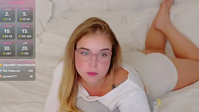 Lilith Bonheur online show from 12.14.25