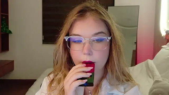 Lilith Bonheur online show from 04.03.26