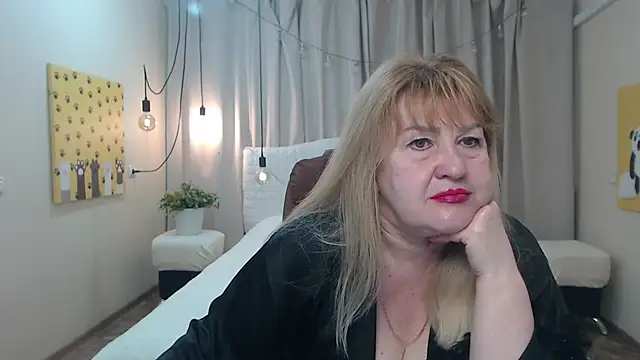 EmmaEllison online show from 05.20.26