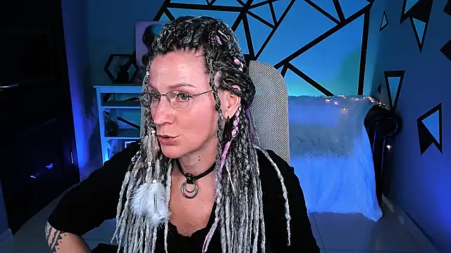 Snapshot of UmaSpace chatting on 09.25.25 UmaSpace online show from 09.25.25