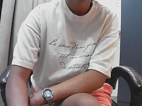 short girl  online show from 09.28.25