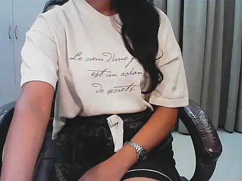 short girl  online show from 11.07.25